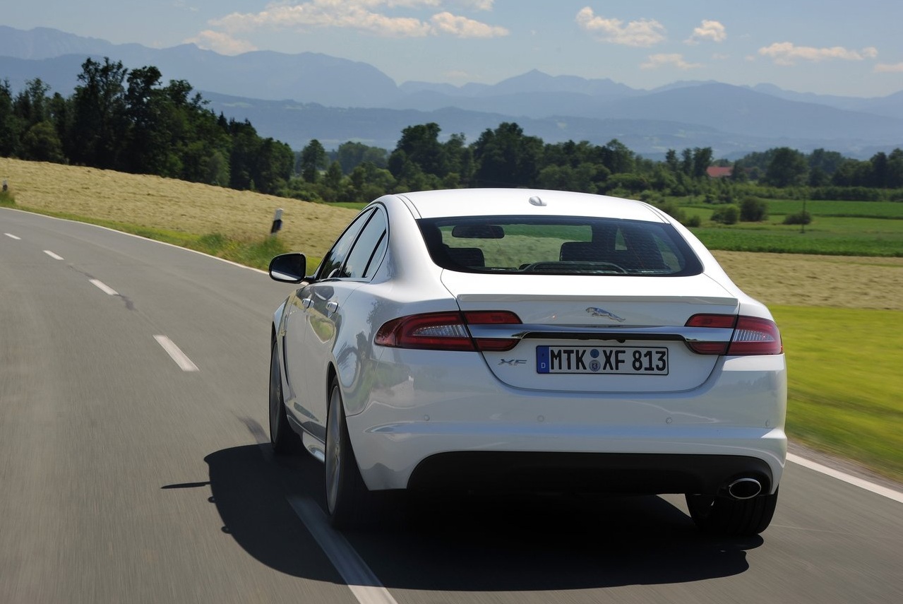 2012-Jaguar-XF-rear-white.jpg