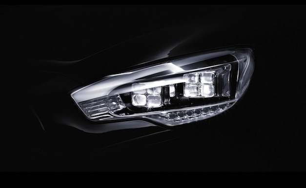 2012-Kia-K9-Headlight.jpg