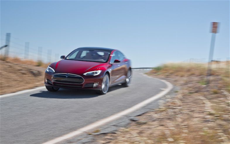 2012-Tesla-Model-S-front-1.jpg