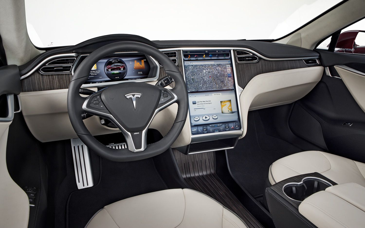 2012-Tesla-Model-S-interior.jpg