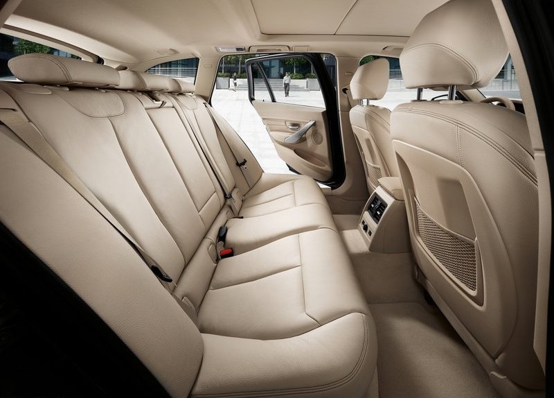 2013-BMW-3-Series-Touring-Interior-Top-Picture.jpg