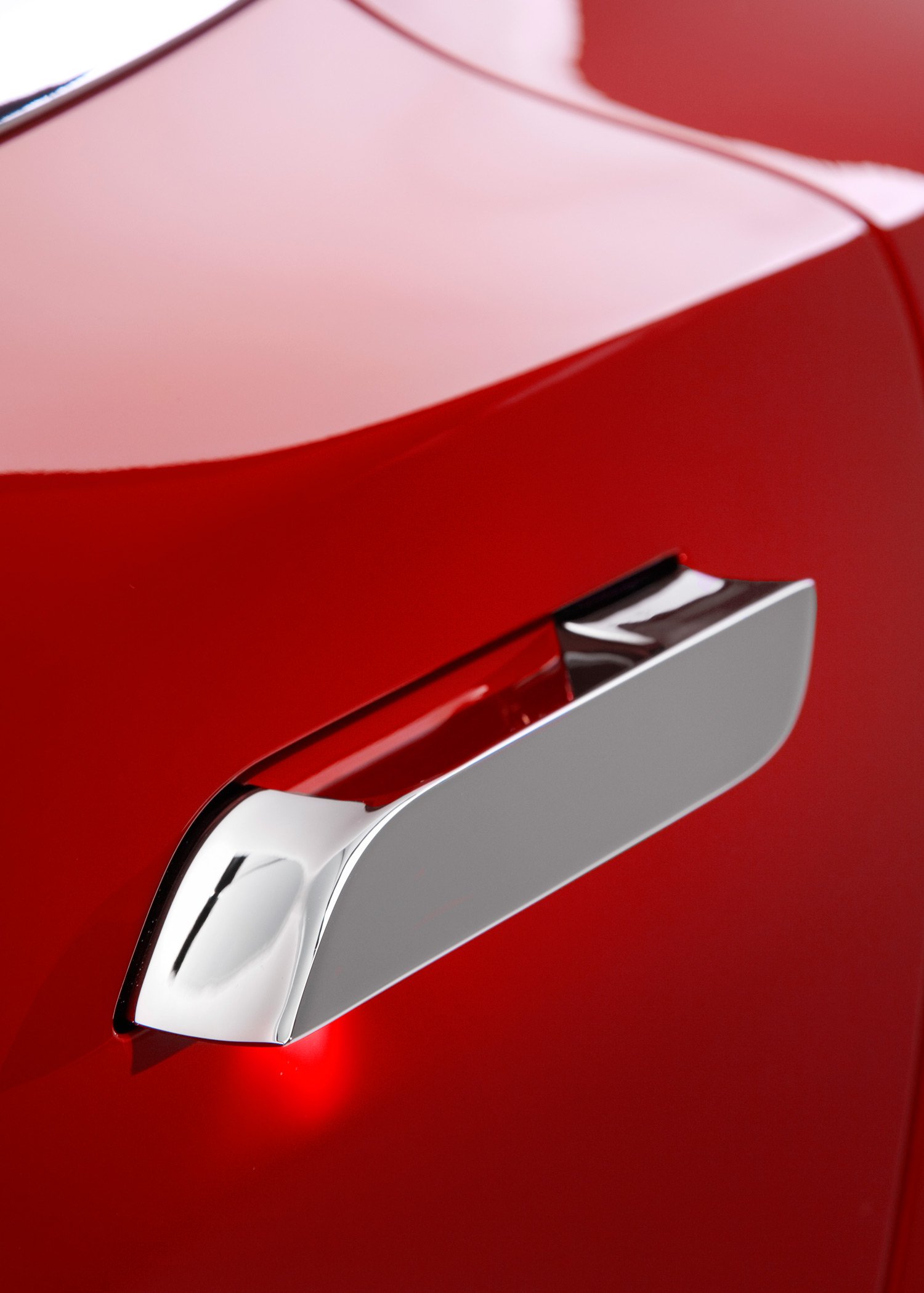2013-Tesla-Model-S-door-handle.jpg