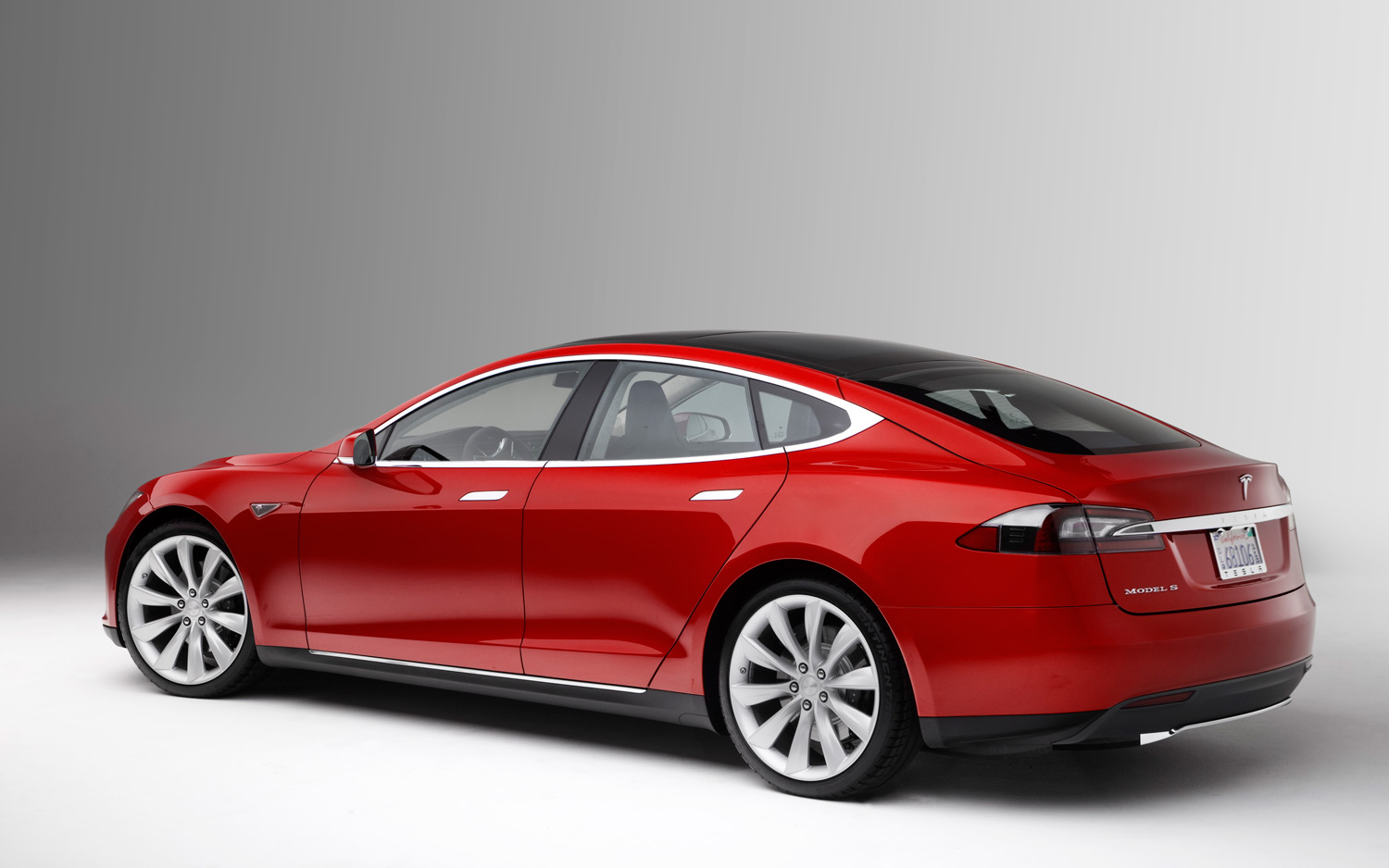 2013-Tesla-Model-S-rear-three-quarter-1.jpg