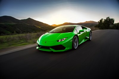 2014-Lamborghini-Huracan-front-three-quarters-in-motion-021.jpg