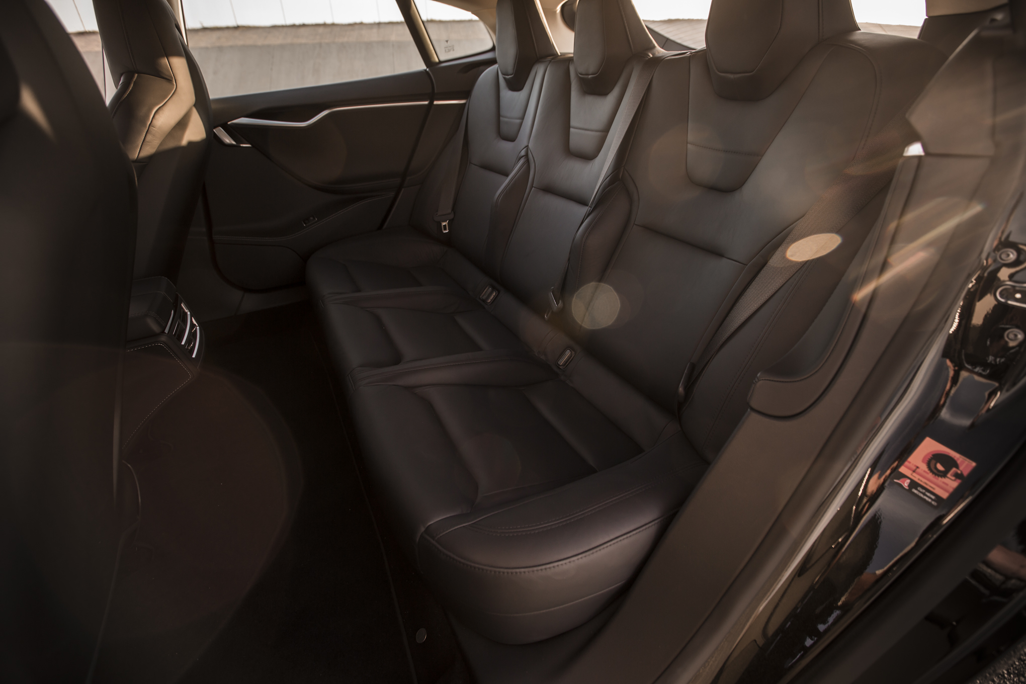 2015-tesla-model-s-p85d-rear-interior-seats.jpg