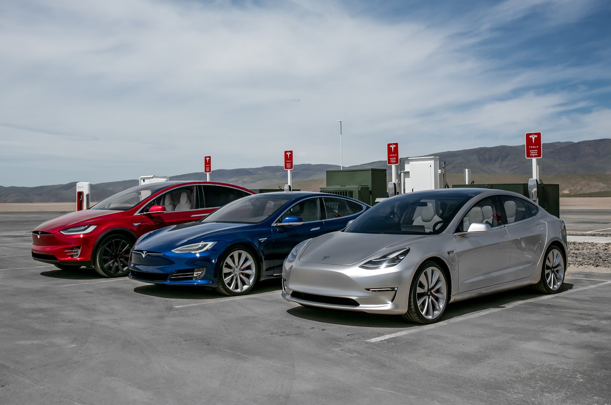 2017-Tesla-Model-3-2016-Tesla-Model-X-Tesla-Model-S-charging-stations.jpg