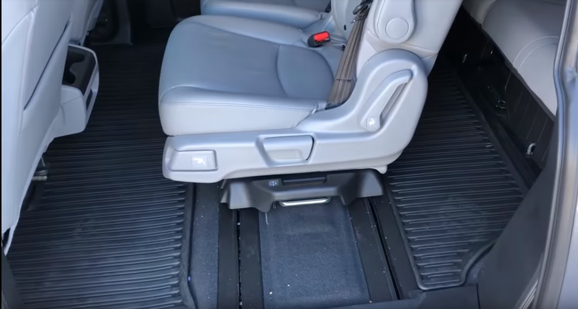2018 Odeissey Middel Seat Configuration 03 .jpg