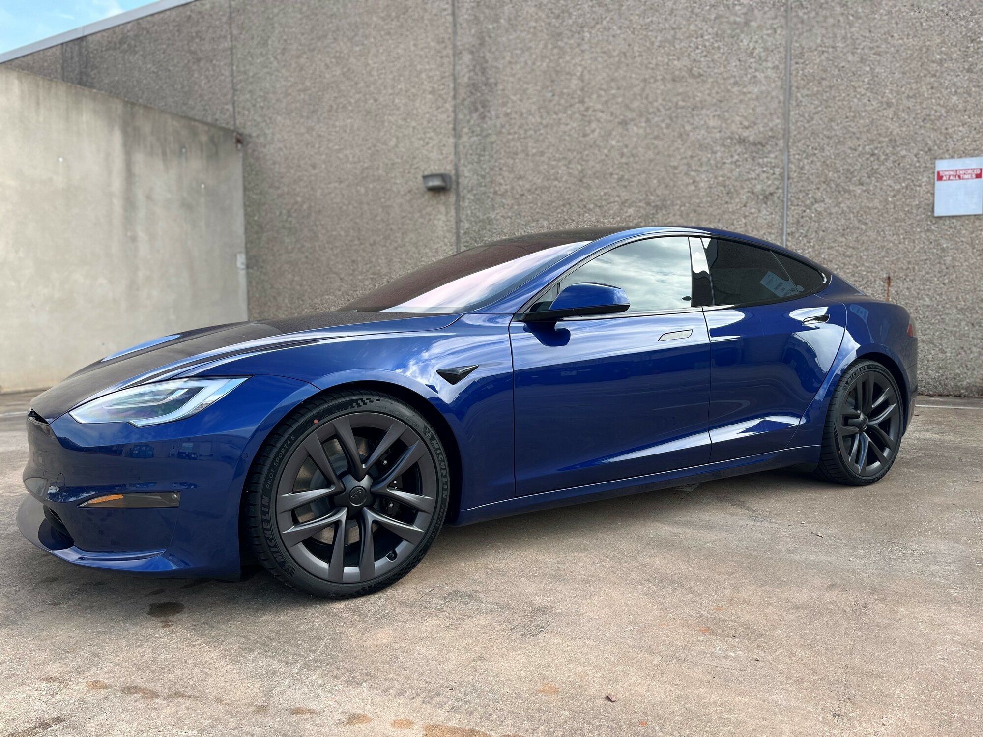 2022 Tesla Model S 1.jpg