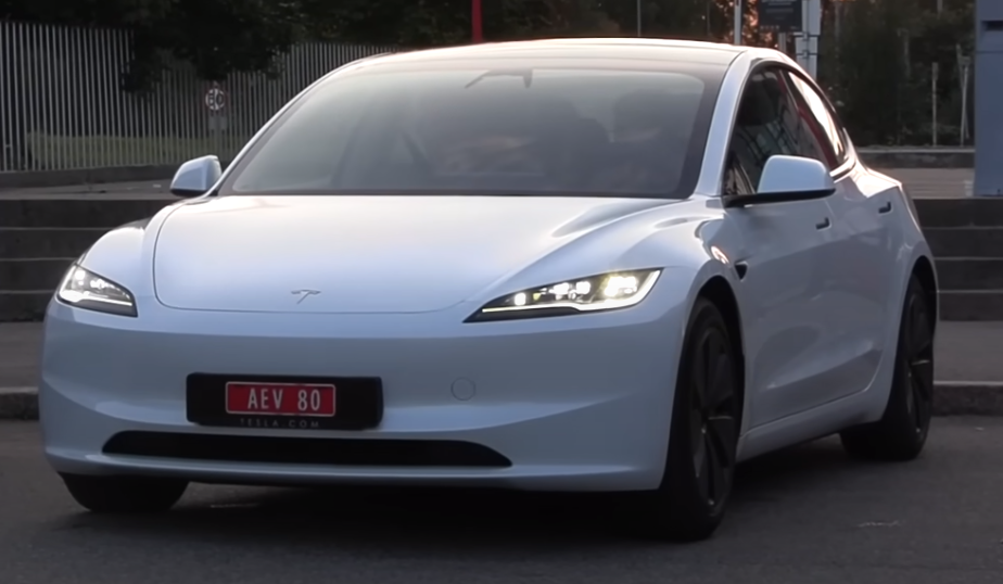 2023-09-06 21_33_33-Tesla Model 3 Highland hands-on review - YouTube.png