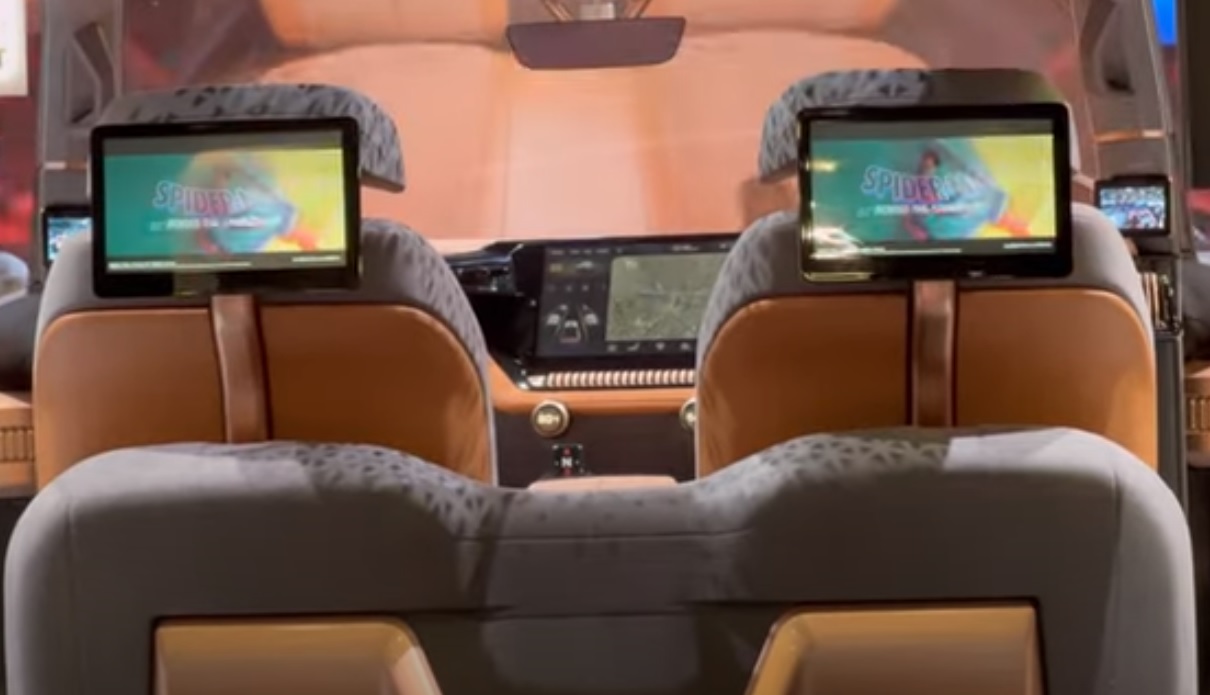2024 WinFast Truck - Display Screen for Each Rear Seats .jpg