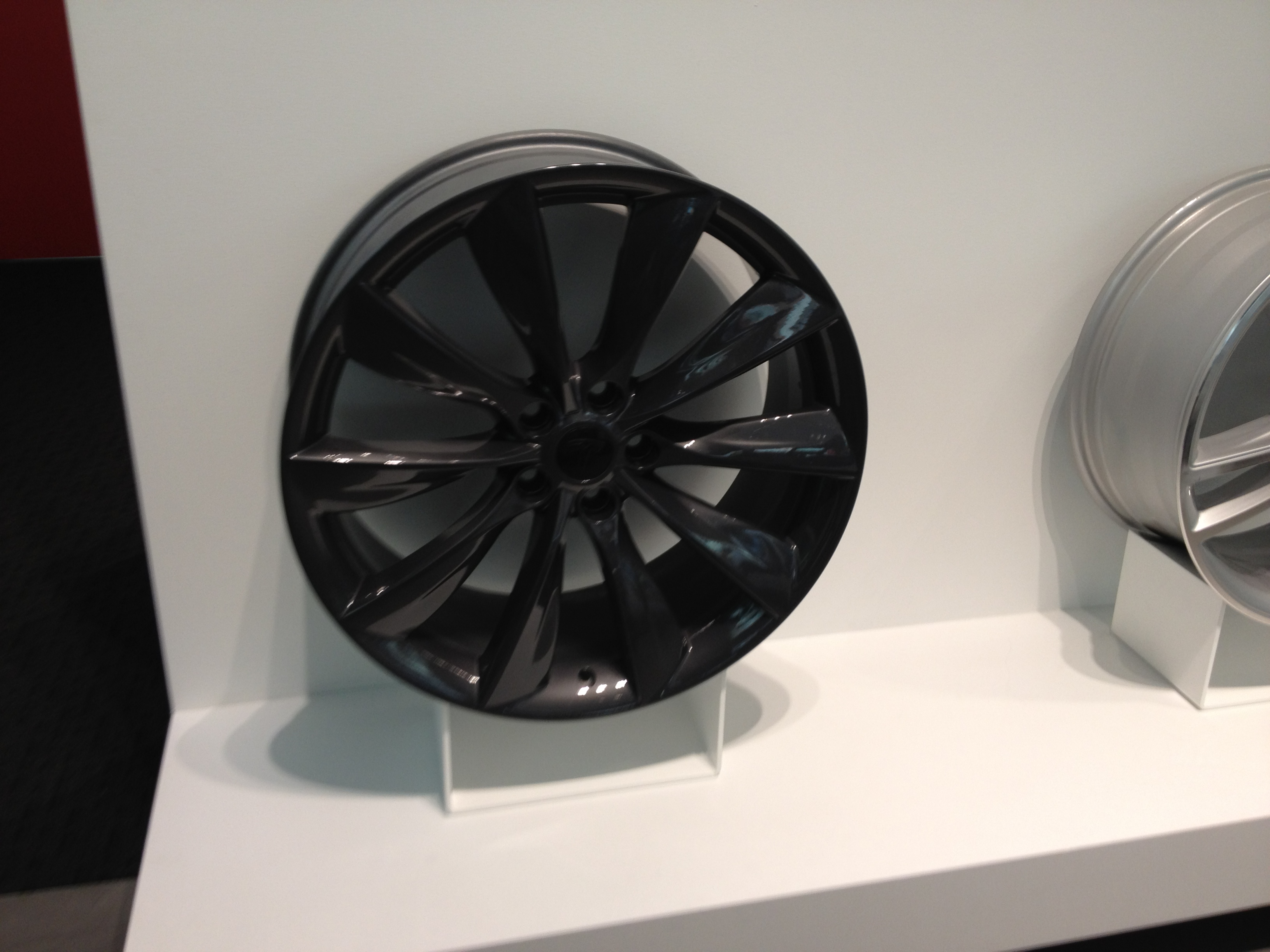 21 inch carbon grey performance wheel.JPG