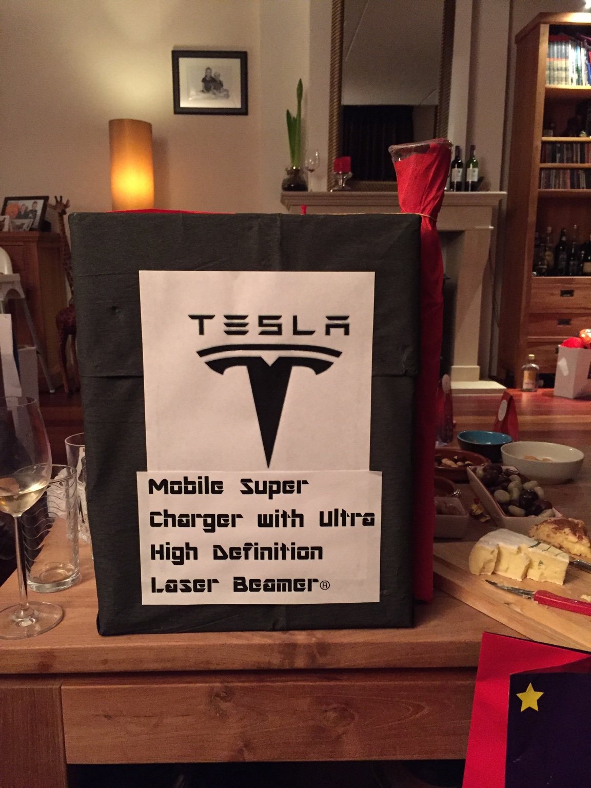 Beroemdheid Adelaide Editor Tesla Sint surprises | Tesla Motors Club