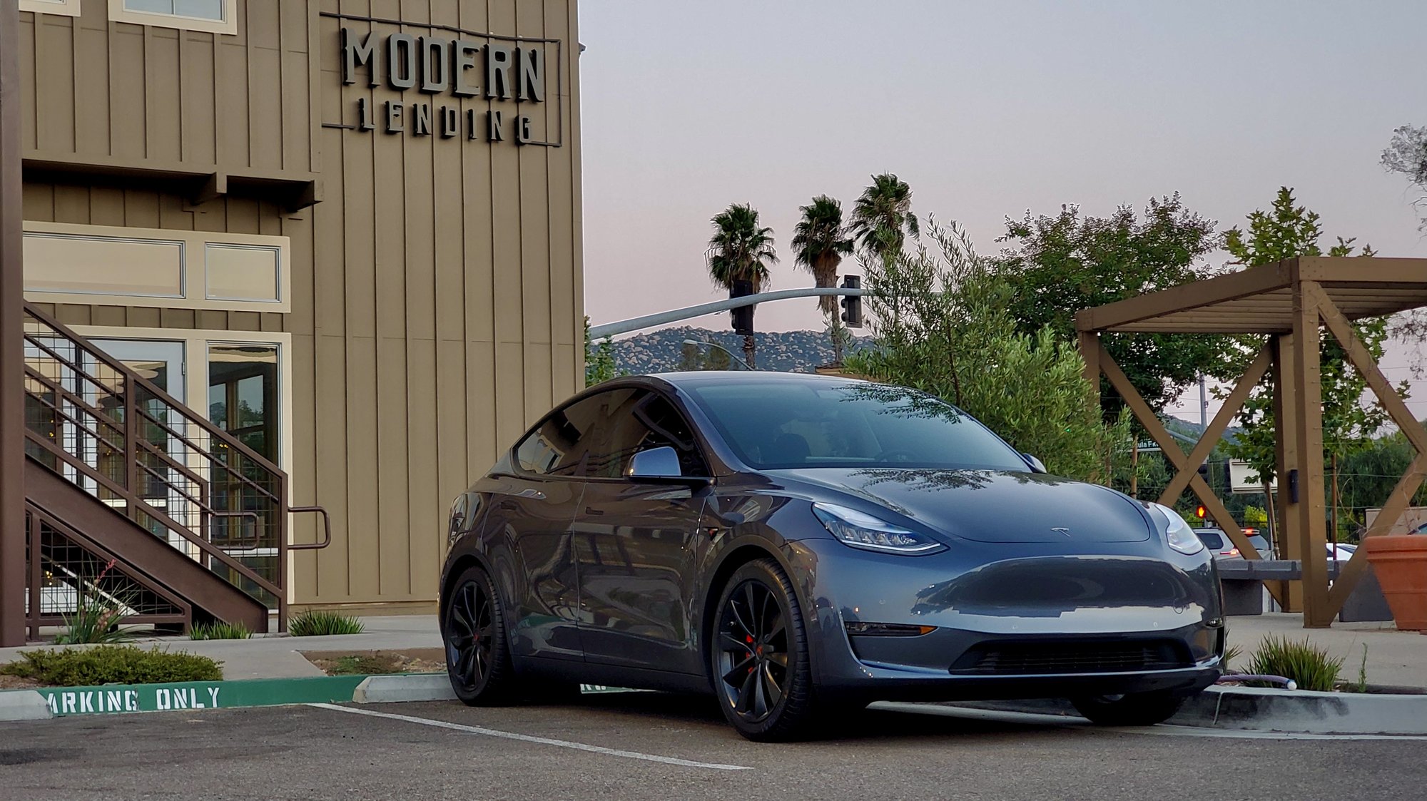 Tesla Model 3 in silver metallic Performance - unicorn? - Mein Model 3 -  TFF Forum - Tesla Fahrer & Freunde