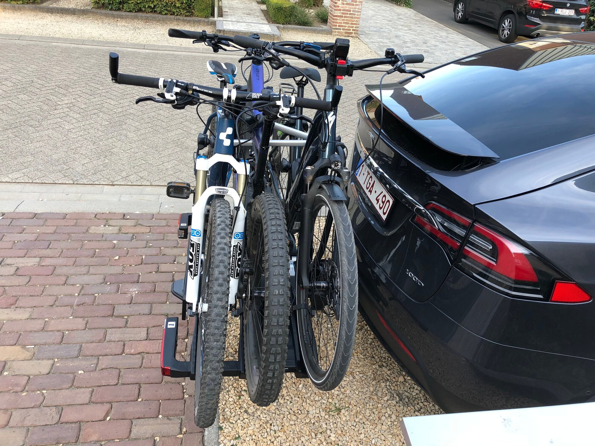 Ervaringen met fietsendragers voor Model 3 mét trekhaak | Page 2 | Tesla  Motors Club