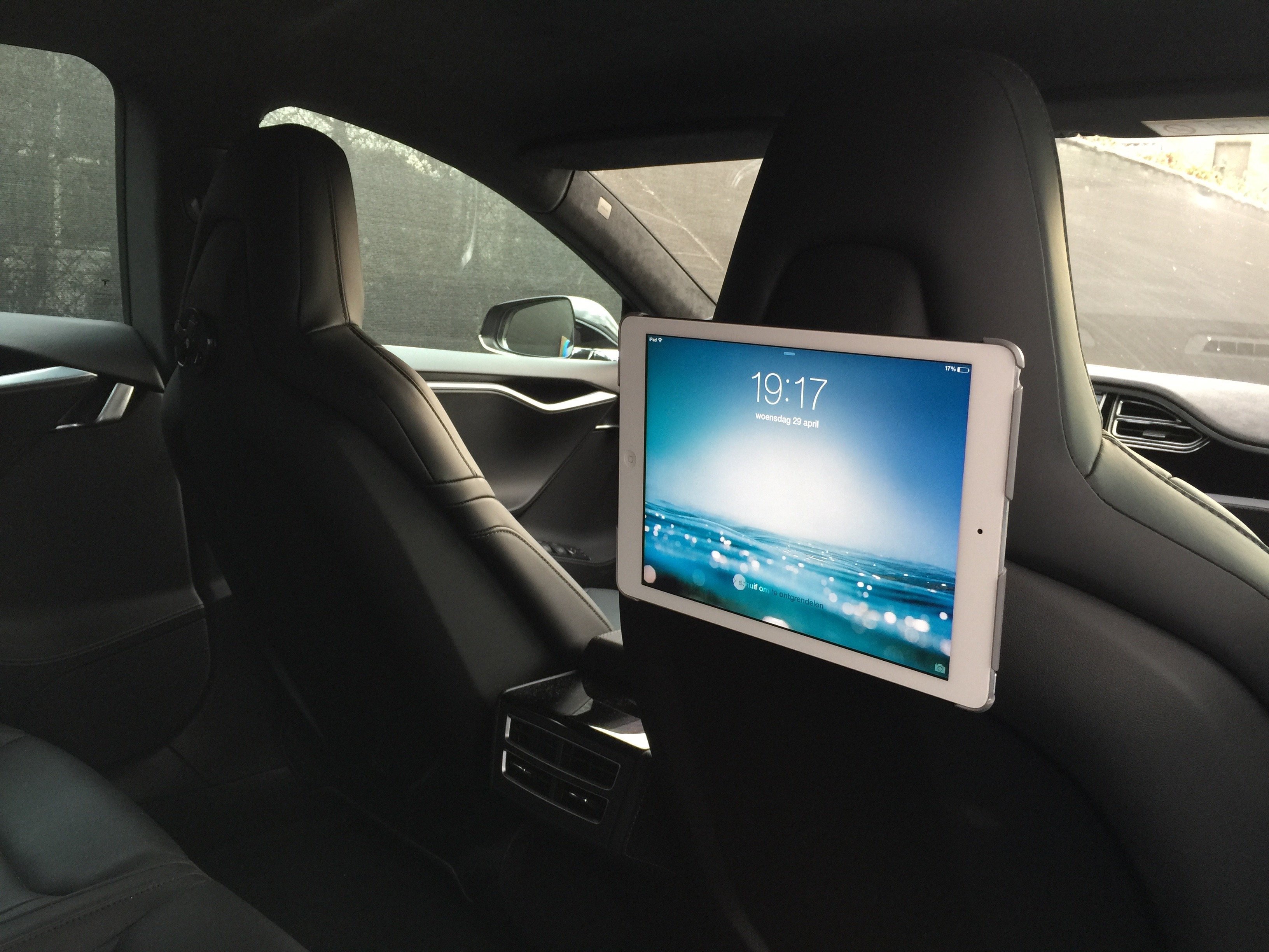 levering aan huis Overwinnen salto Tips voor tablethouder voor de achterstoelen | Tesla Motors Club