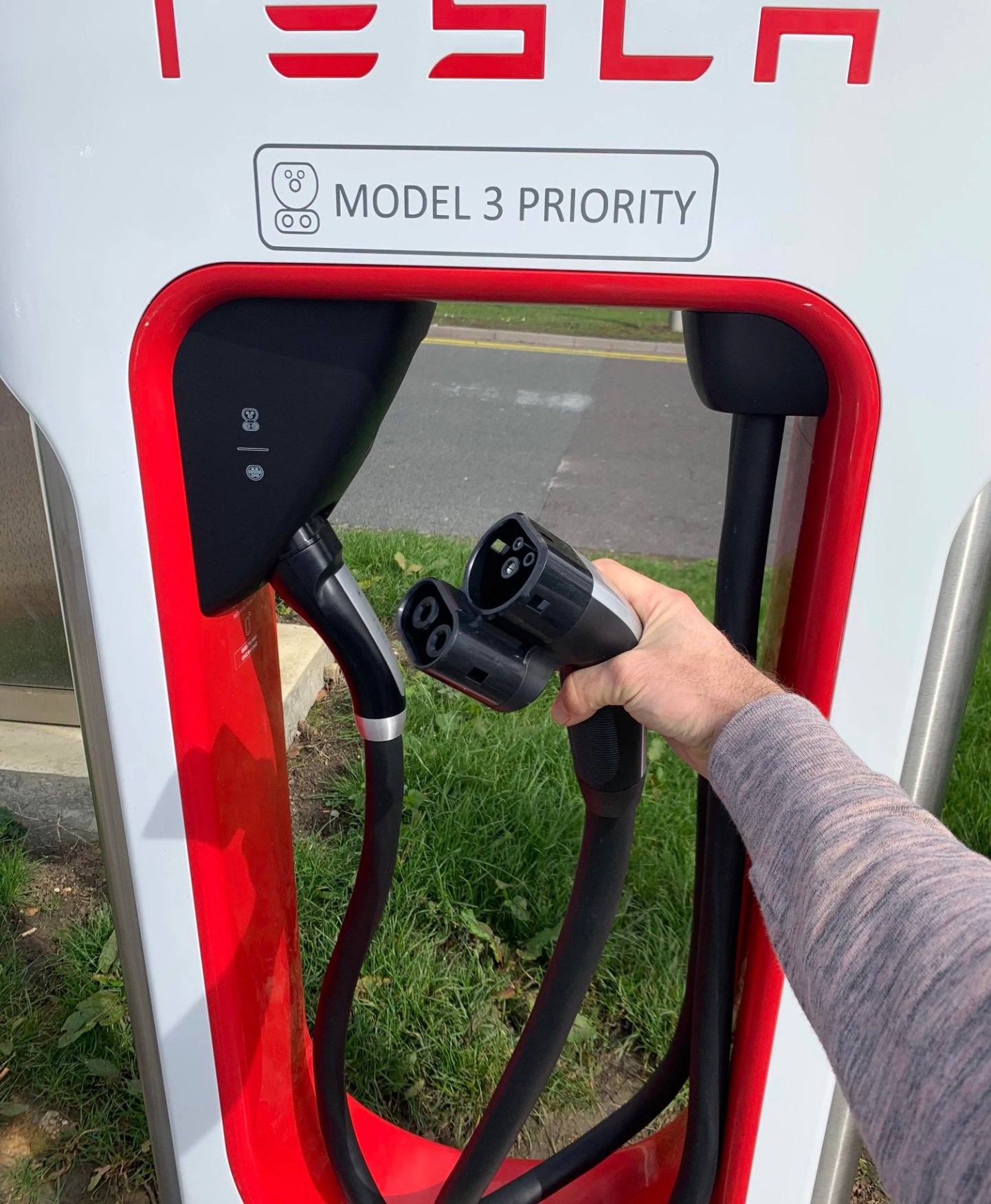Supercharger [should] Require Adapter from Tesla Plug to CCS Plug? | Tesla  Motors Club