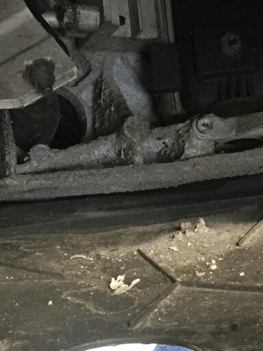 Aluminium rust crumbling to the ground.jpg