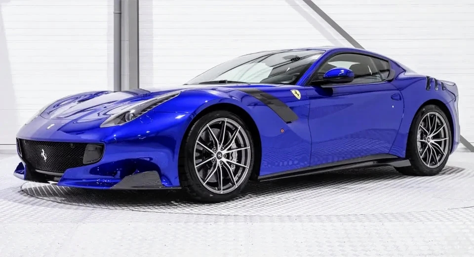 Blue-Ferrari-F12tdf~2.jpg