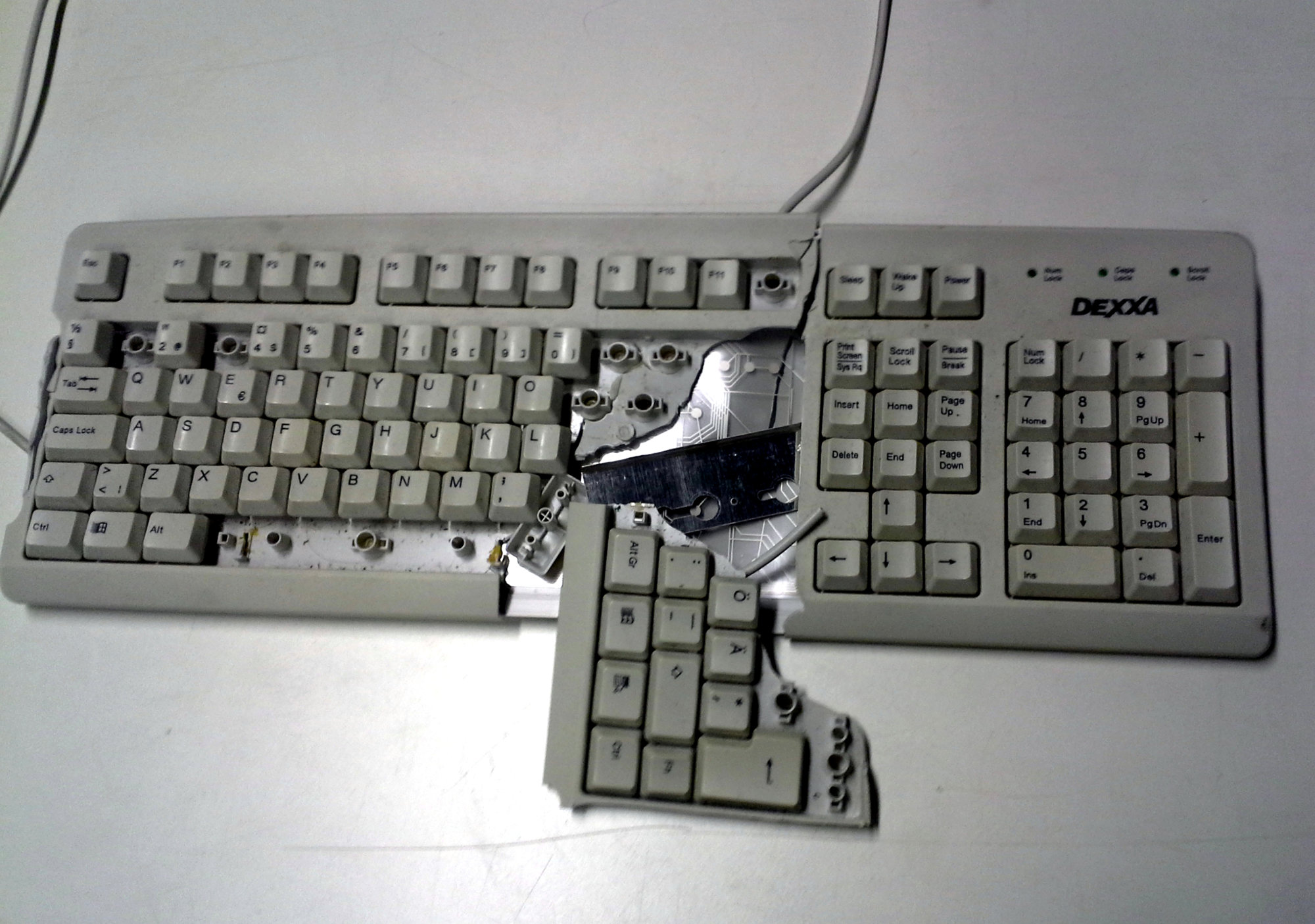 Broken_keyboard.jpg