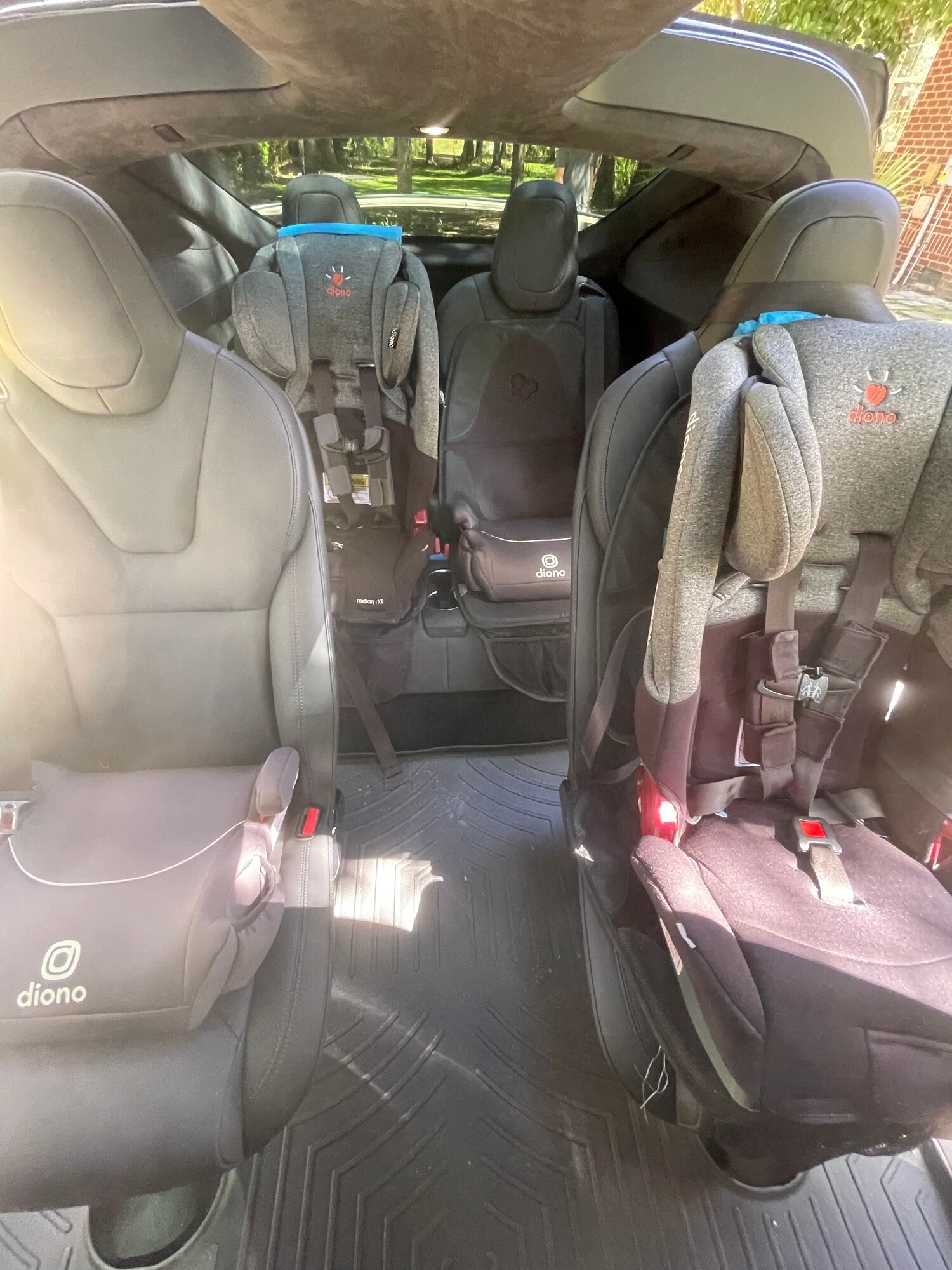 Booster Seats in 6 seater 2022 Model X