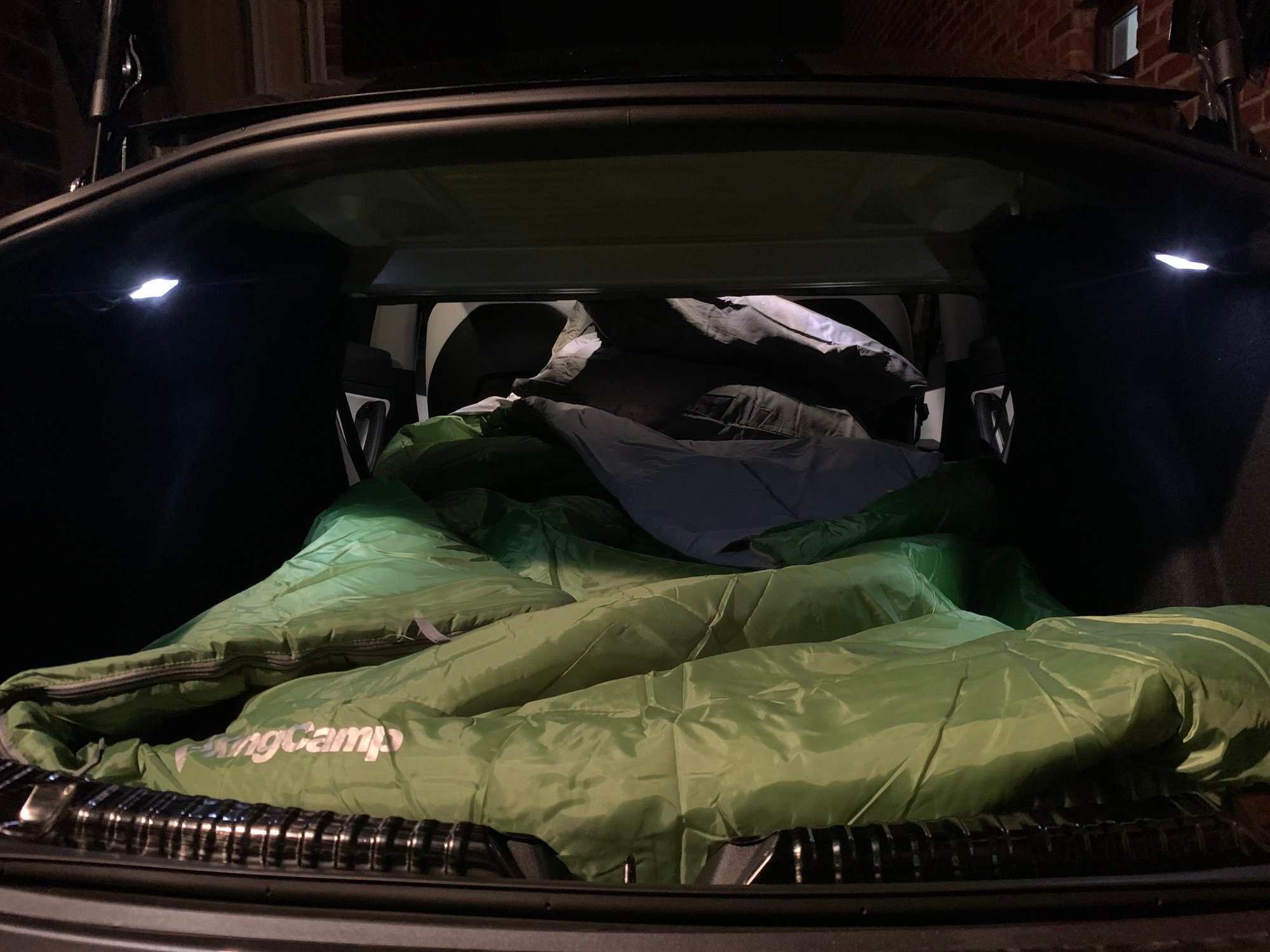 Matelas pour dormir dans la Model 3 - Tesla Model 3 - Forum Automobile  Propre