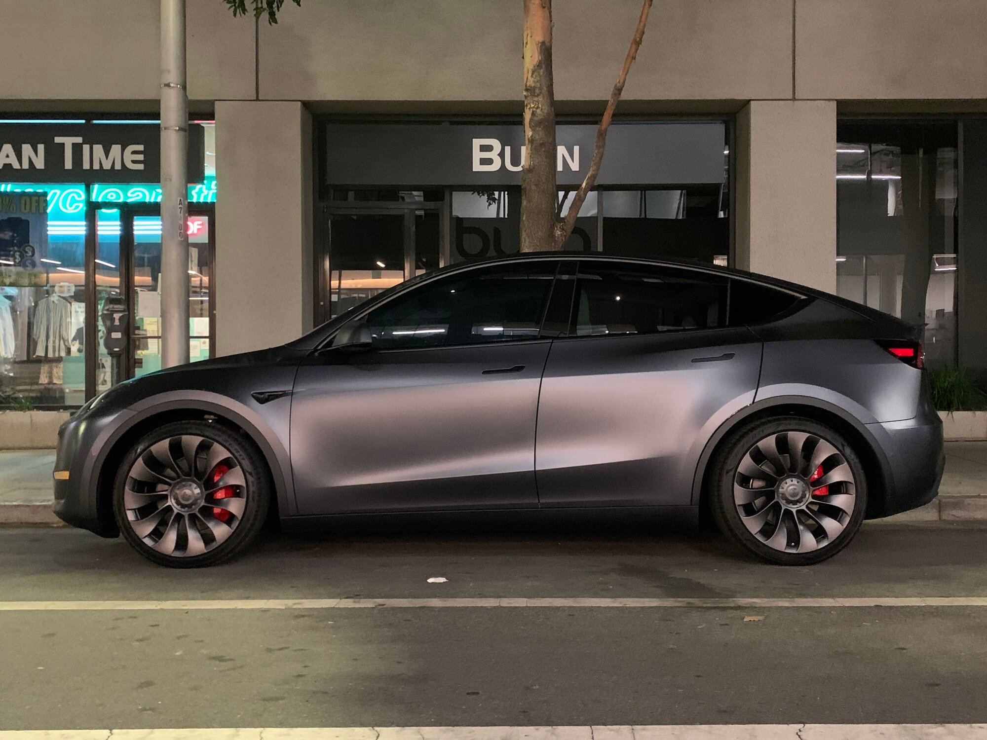 What a Midnight Silver, stealth wrapped, Y should look like Tesla