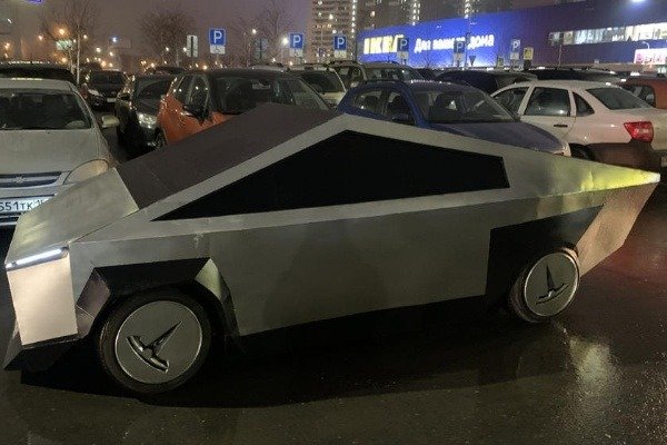 Fake-Russian-Tesla-Cybertruck-1.jpeg