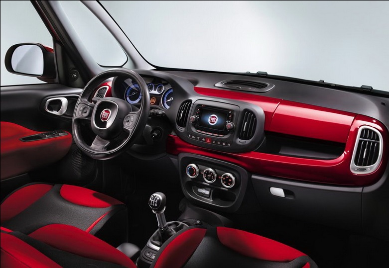 Fiat 500L Interior .jpg