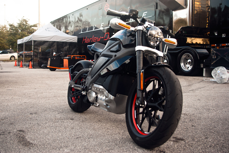 Harley-Davidson-projectlivewire-13a-sm.jpg