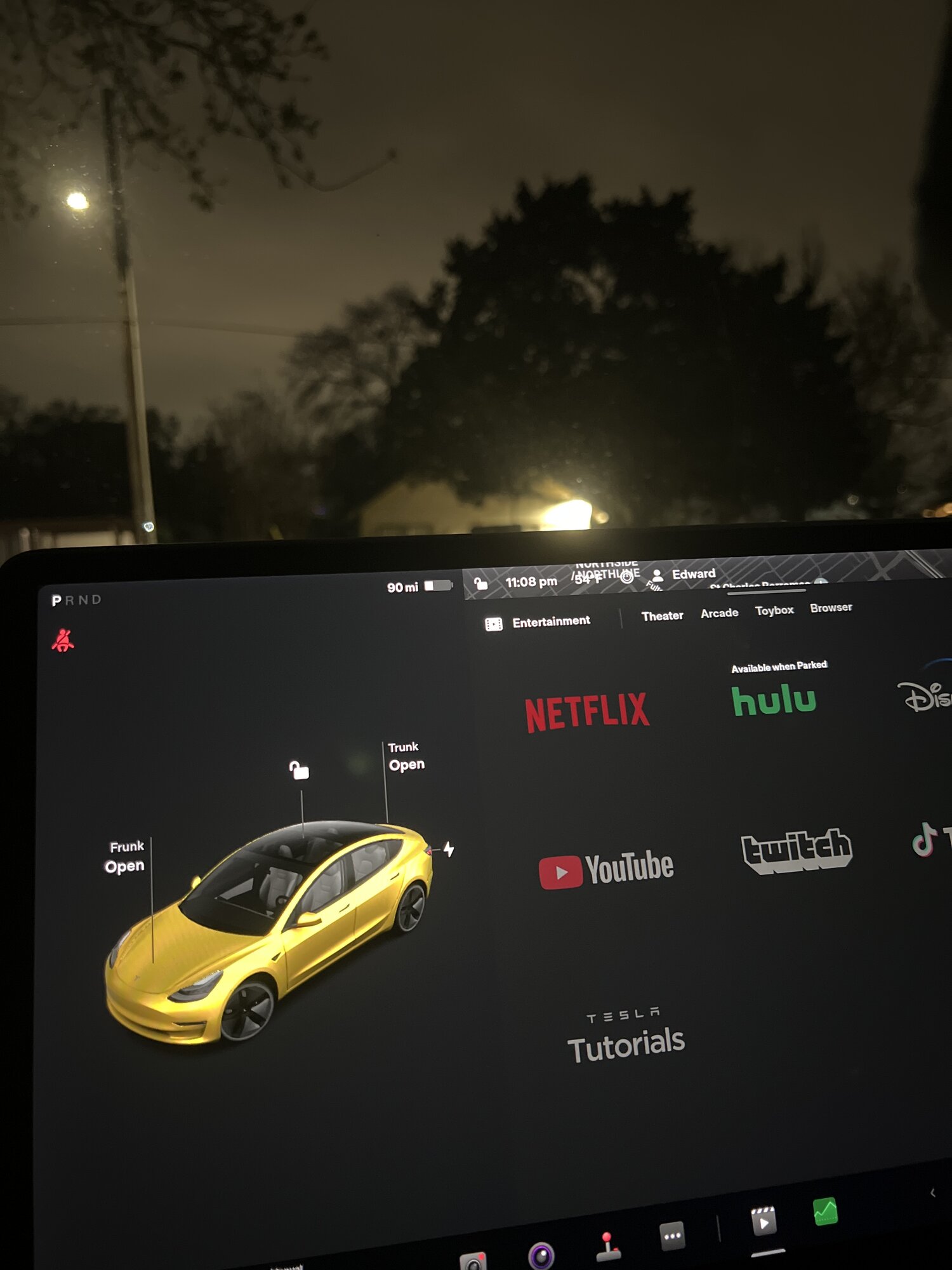 Tesla Theater's fan-made full-screen boost gives immersive, on-the-go movie  experiences