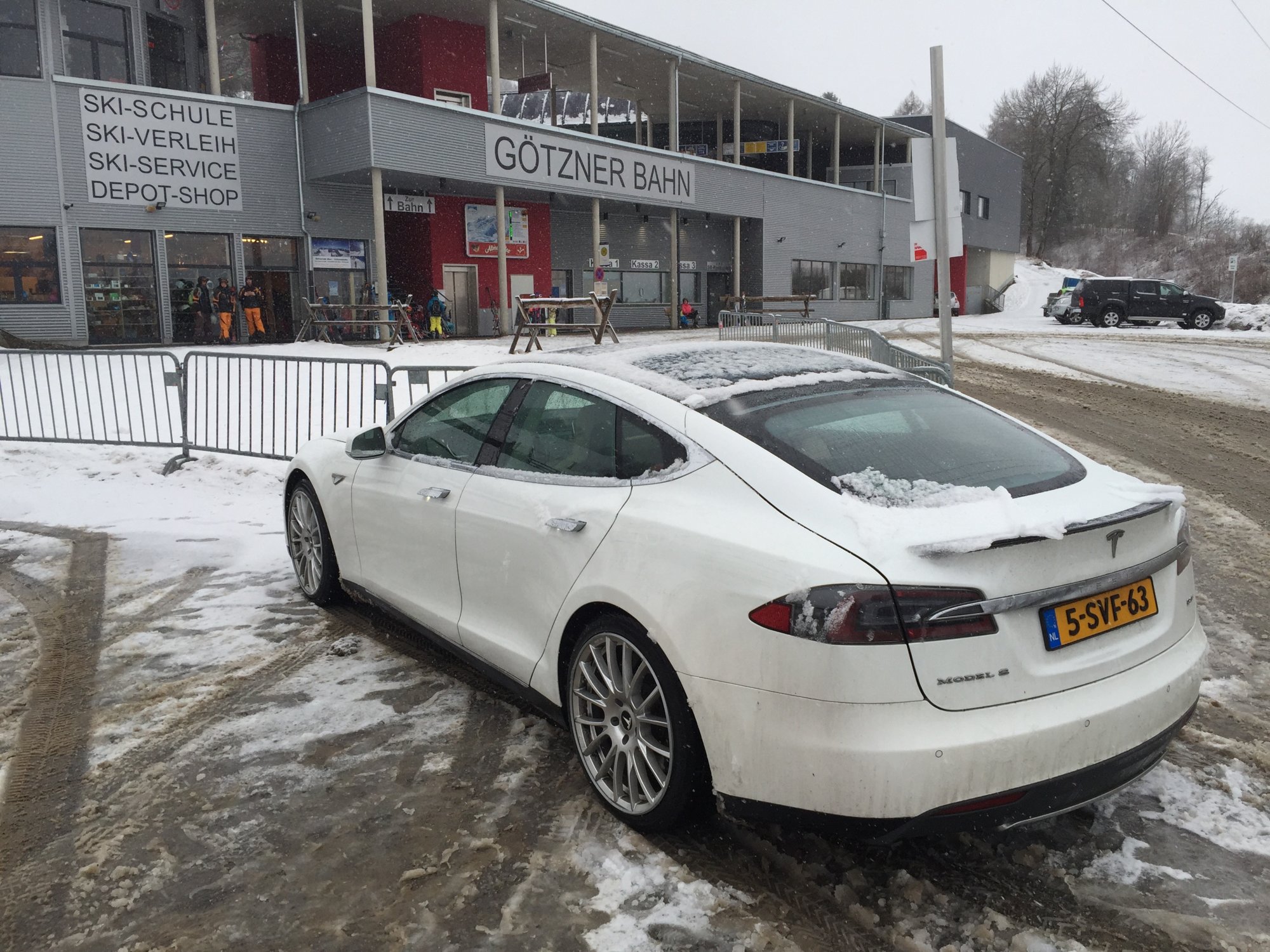 romantisch Rouwen onhandig Witte trouwauto ( Tesla Model S of X) | Tesla Motors Club