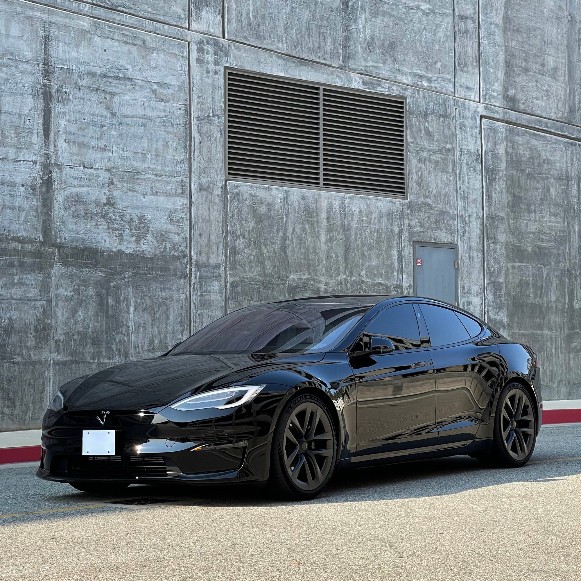 Tesla Model S P100D all black Aftermarket Build