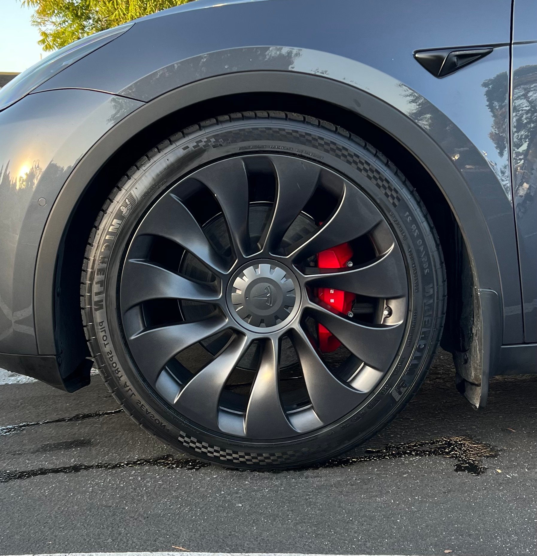 Model Y Performance 21" Tires Larger, More Comfortable Fitment