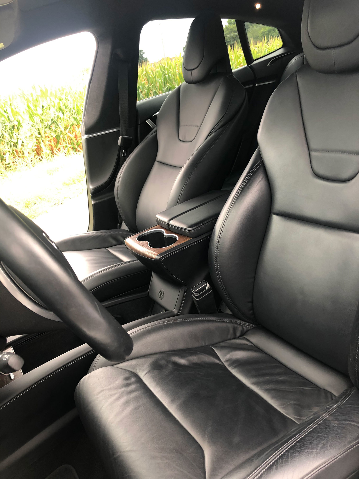 interior-front-seats.jpg