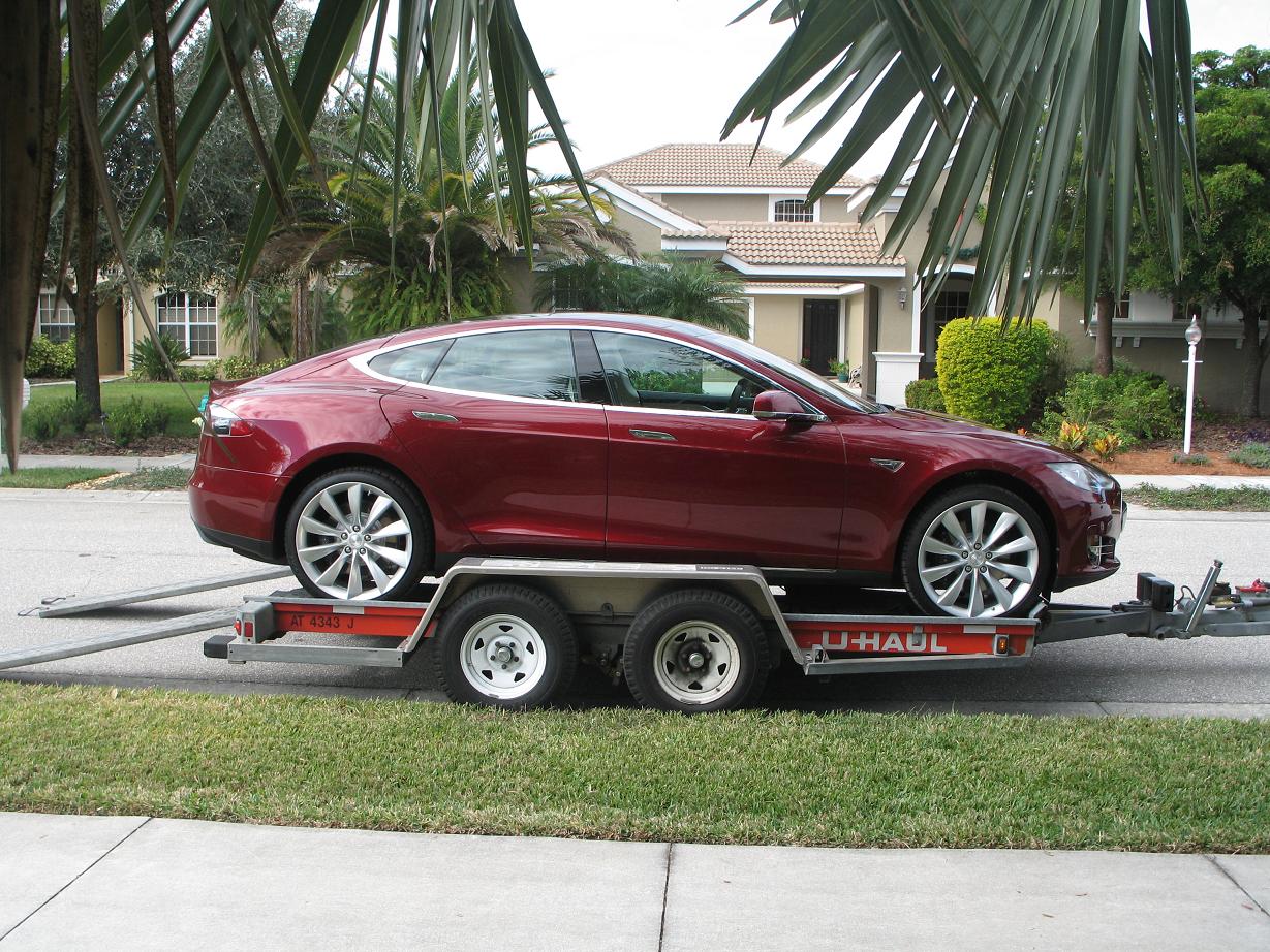 Larry's Model S Delivery trailer.jpg