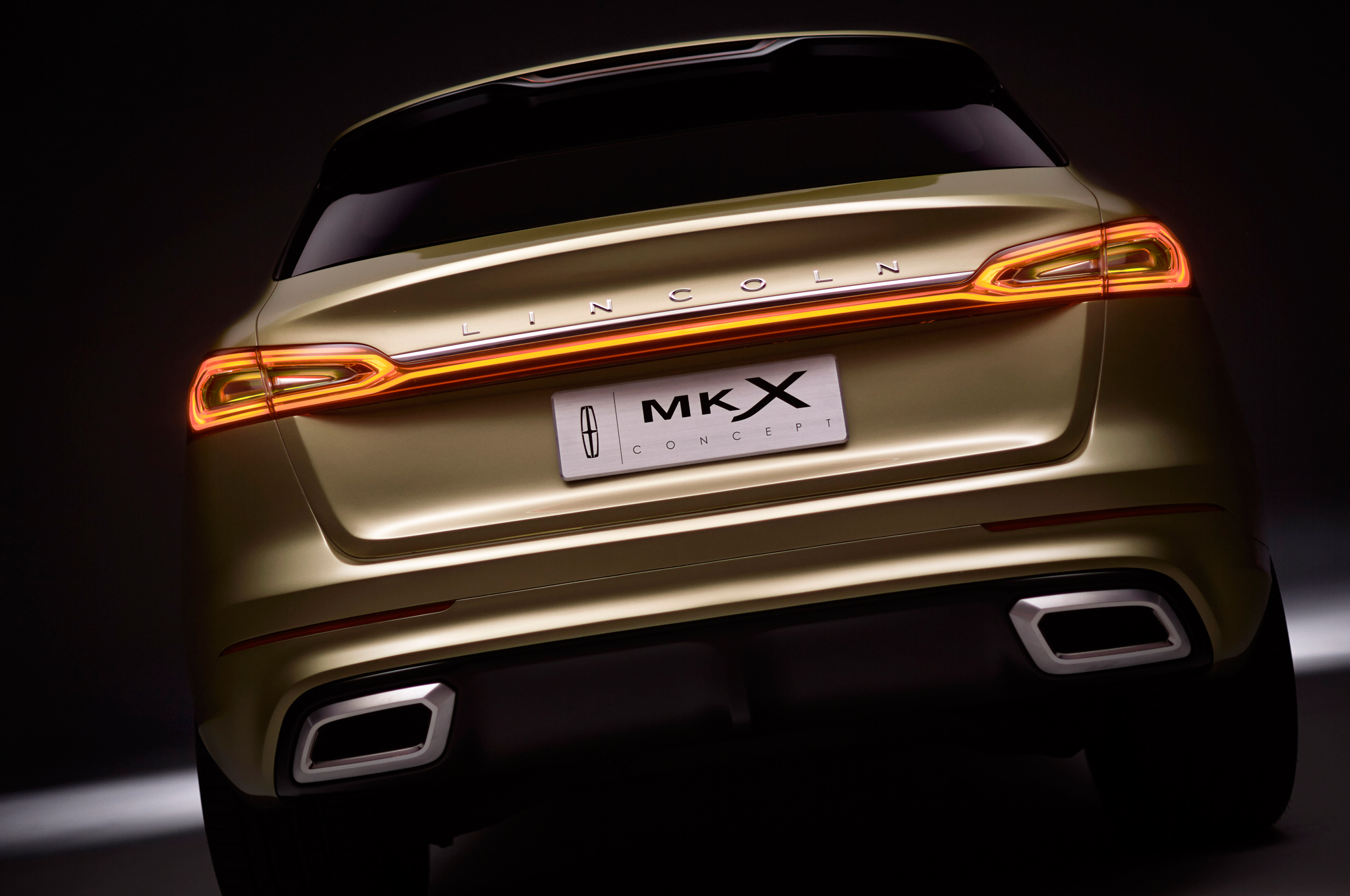 lincoln-mkx-concept-rear-brake-lights.jpg