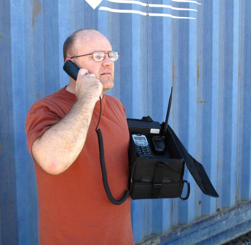 m800-bag-phone-talking.jpg