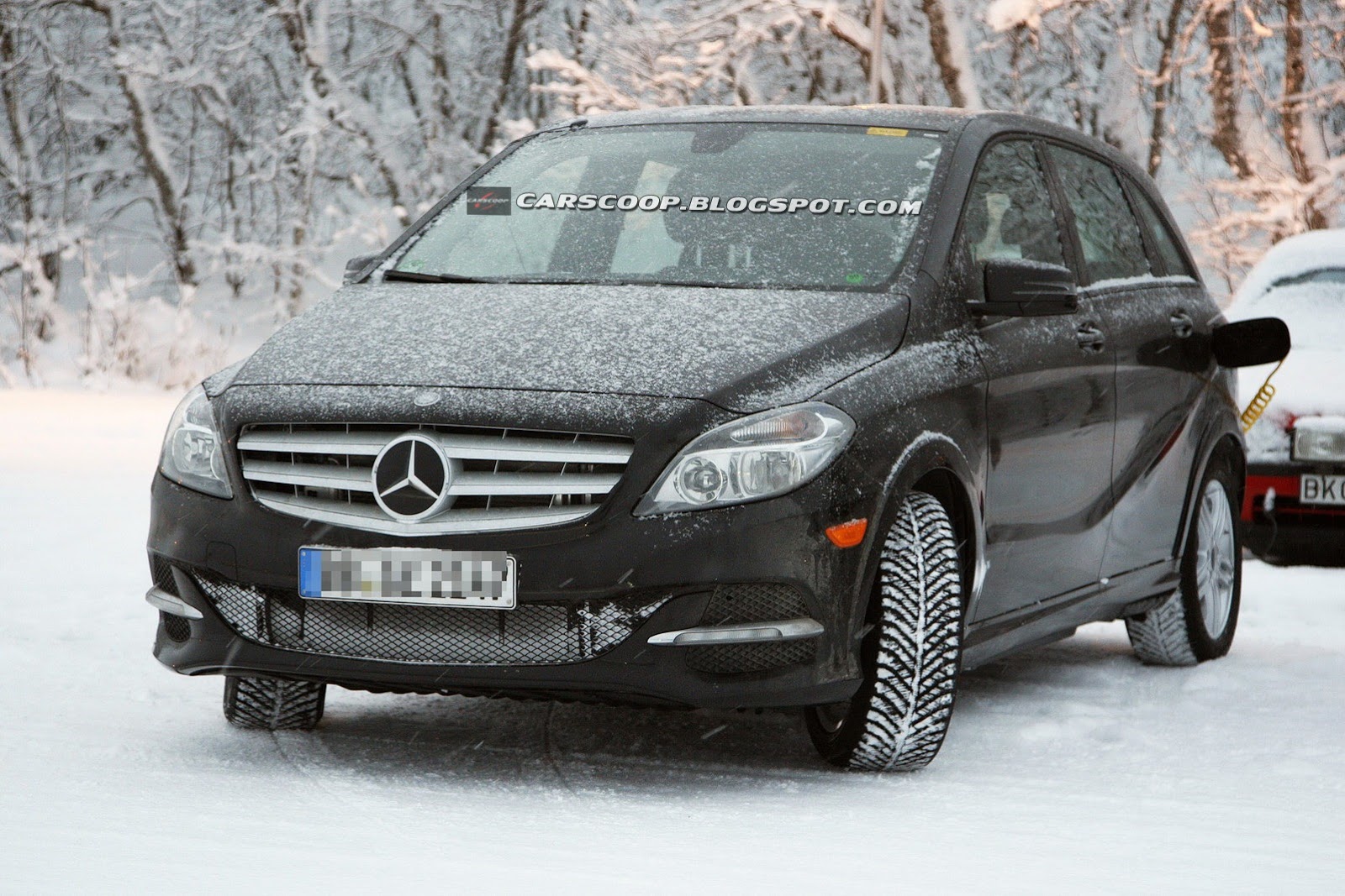 Mercedes-Benz-B-Class-Electric-1%u002525255B3%25255D.jpg