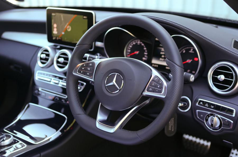 mercedes-c-class 2014 steering wheel.jpg