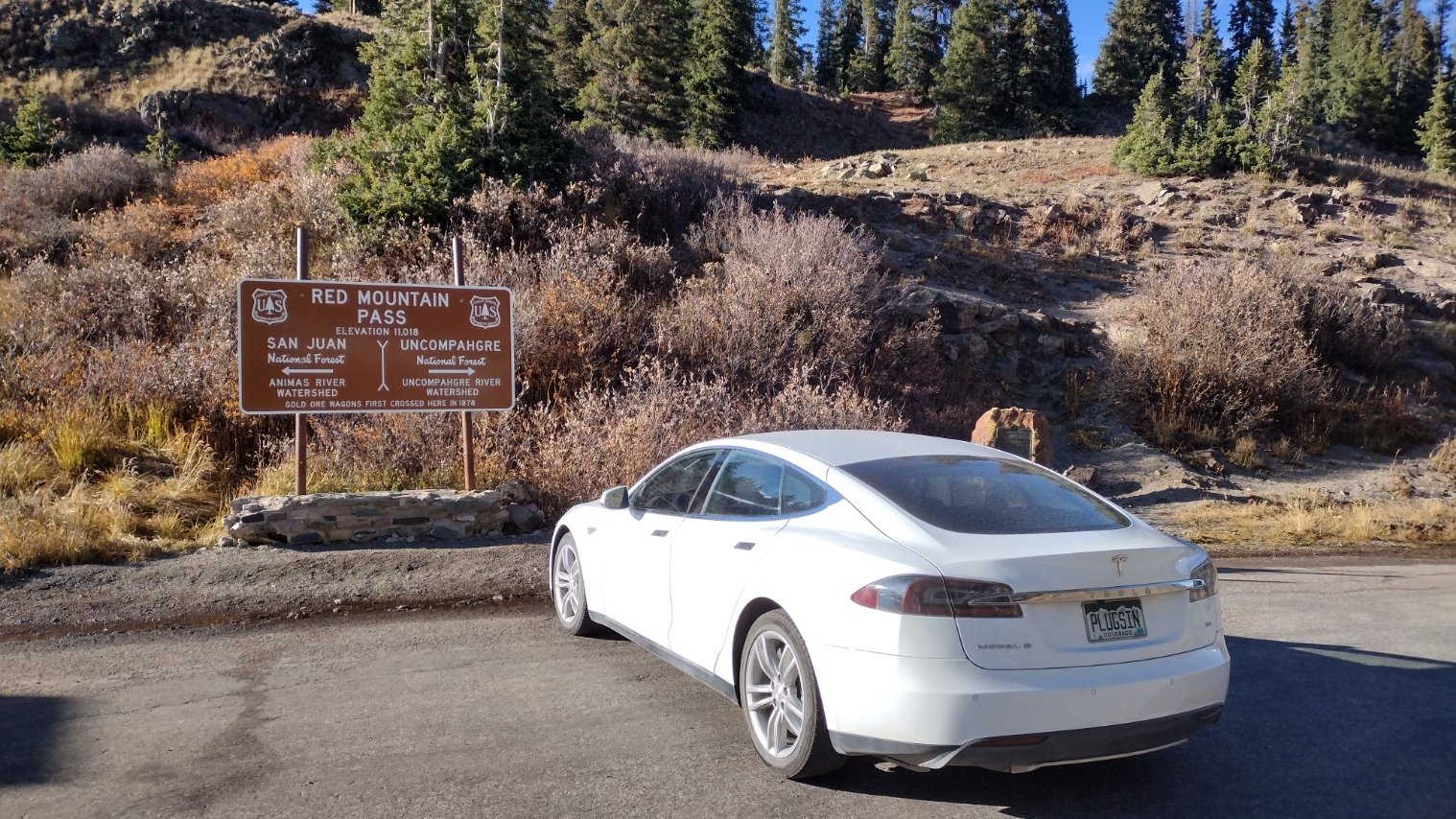 Model S at Red Mountain Pass20231014_164957165.jpg