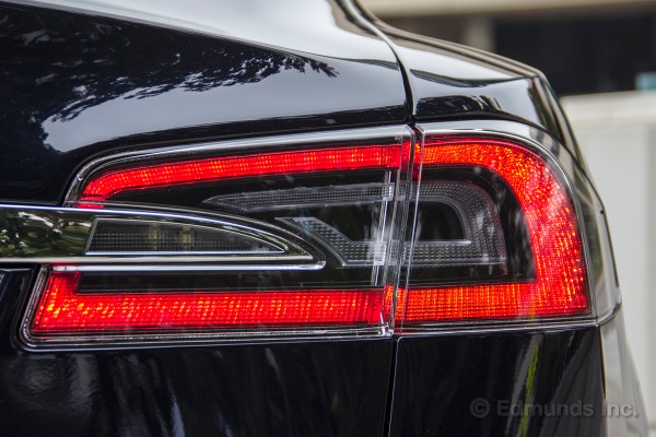 Model S tail light.jpg