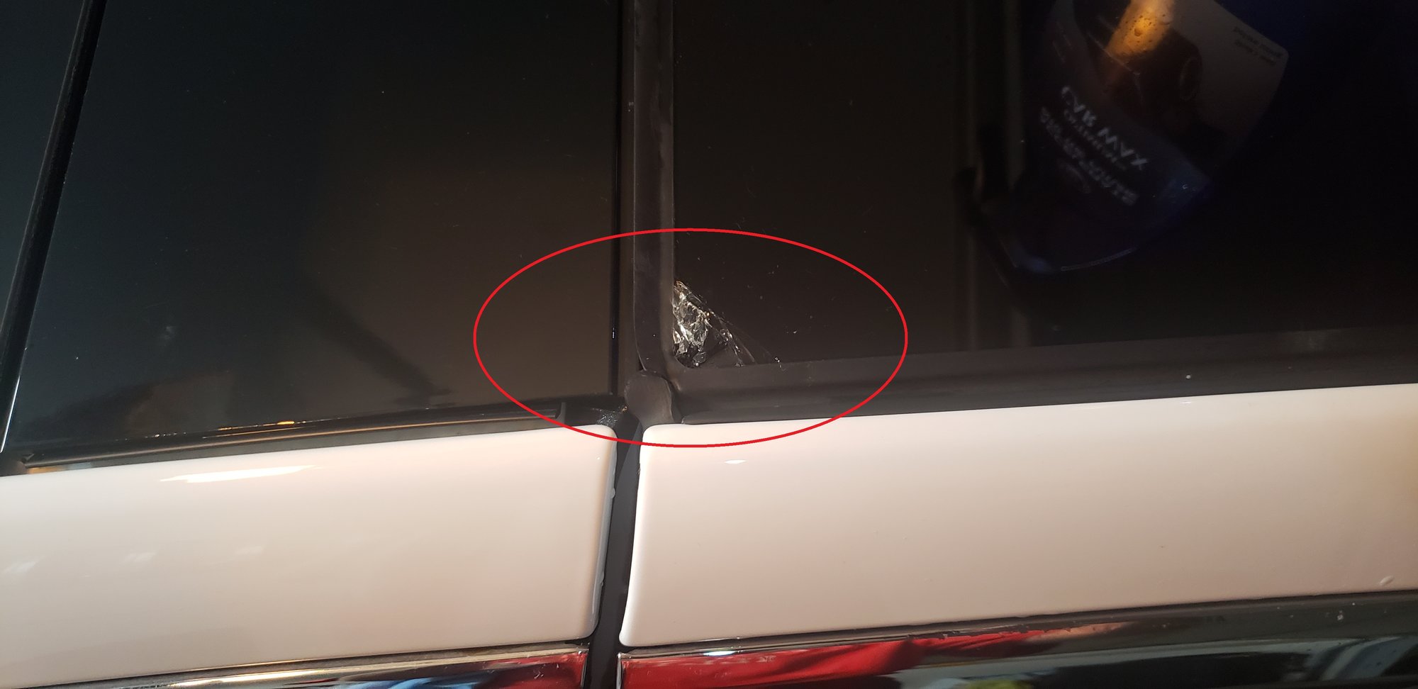 Model X wing door crack 2.jpg