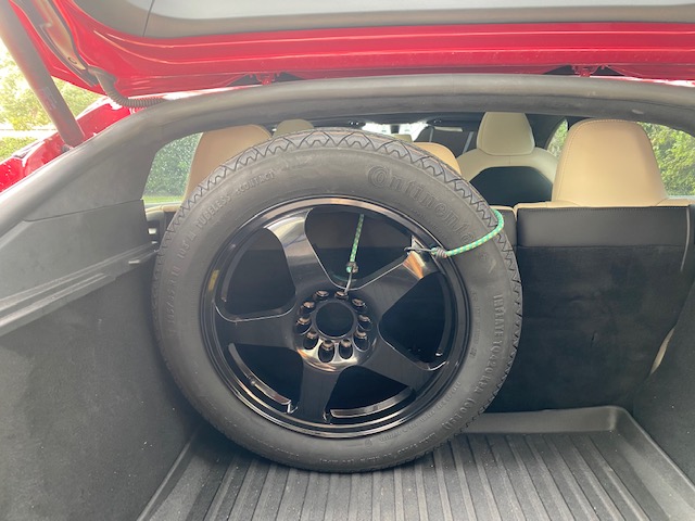 New correct size tire fit.jpg