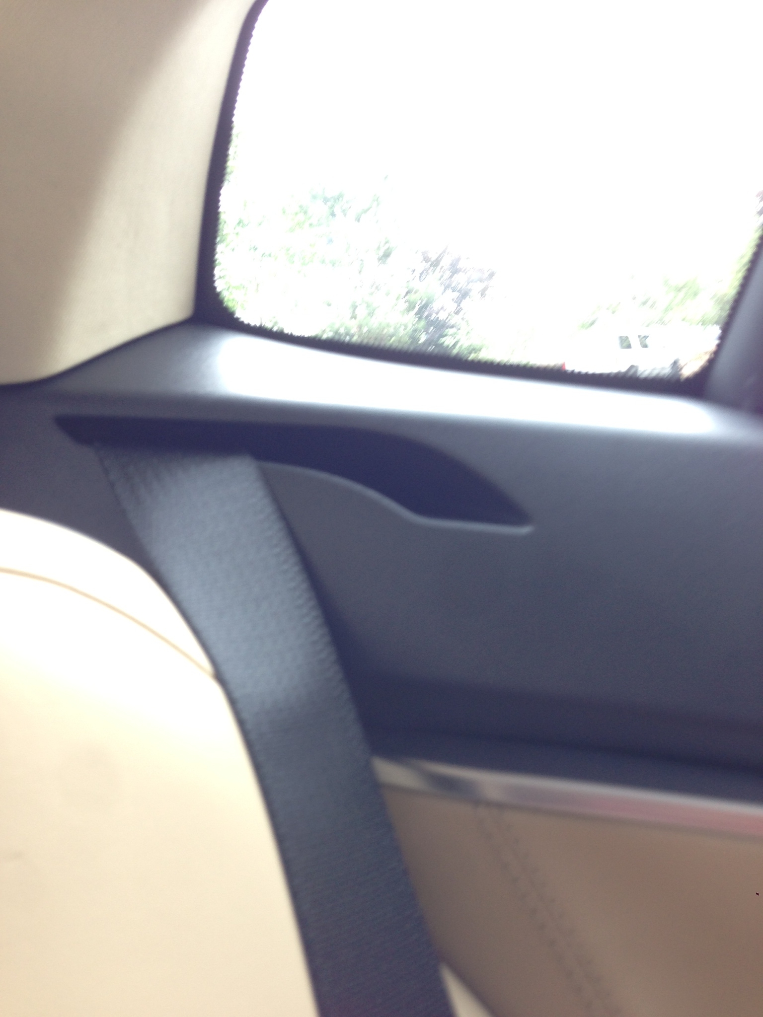 New rear seatbelts.JPG