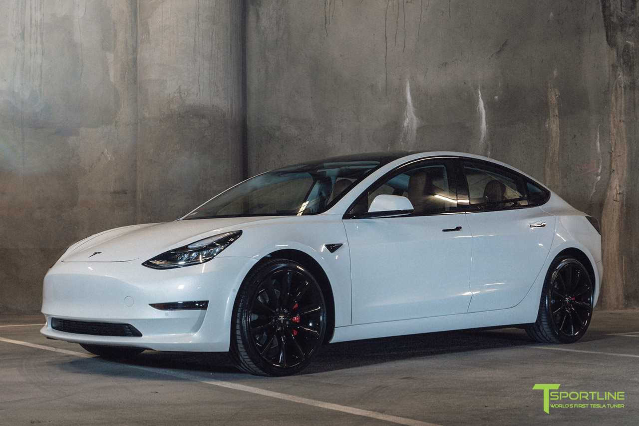 Tesla model performance. Tesla model 3 Performance. Tesla model 3 White. Tesla model 3 белая. Tesla model 3 Performance белая.