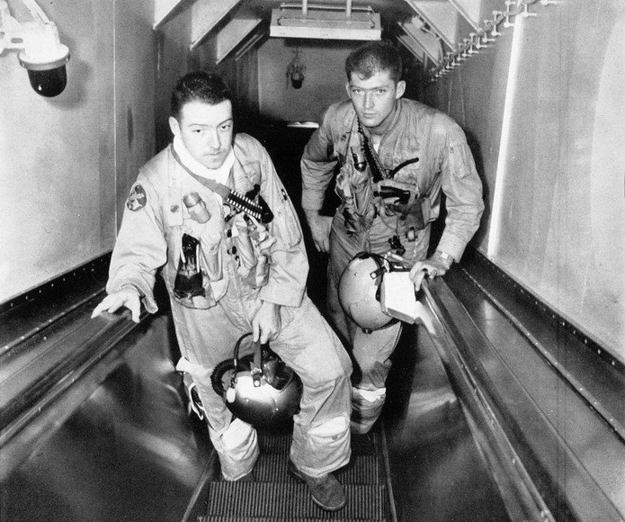 Pilots_on_escalator_aboard_USS_Bon_Homme_Richard_(CVA-31)_c1956.jpg