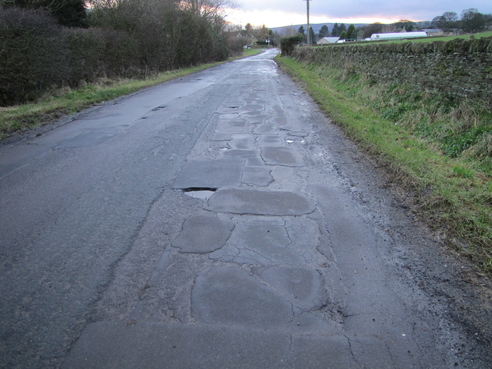 Pot_Holes_and_Patch_Repairs_on_the_Roads,_Sheffield_-_geograph.org.uk_-_3807006.jpg