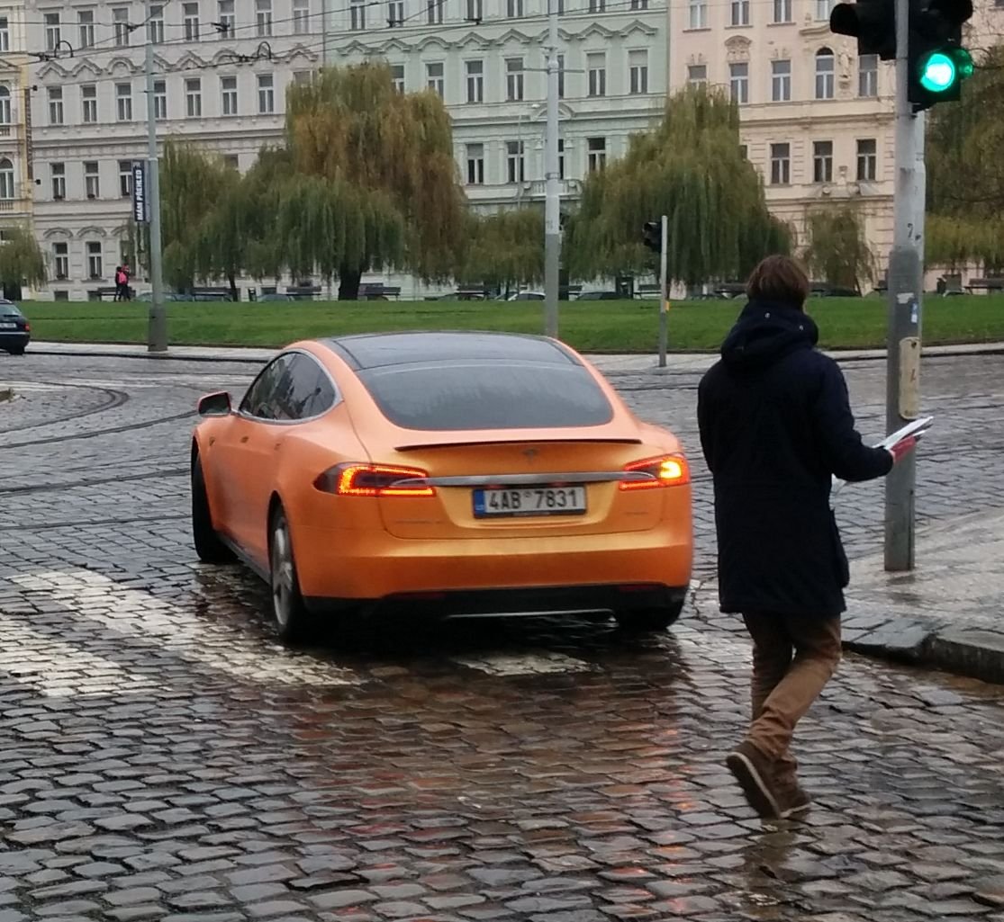 Prague_Tesla.jpg