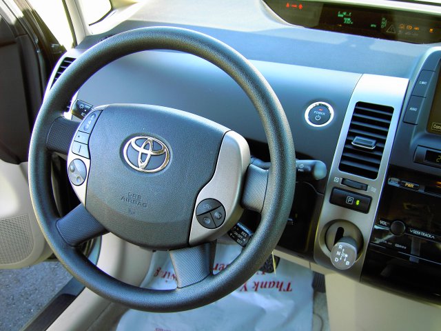Prius_steering.jpg