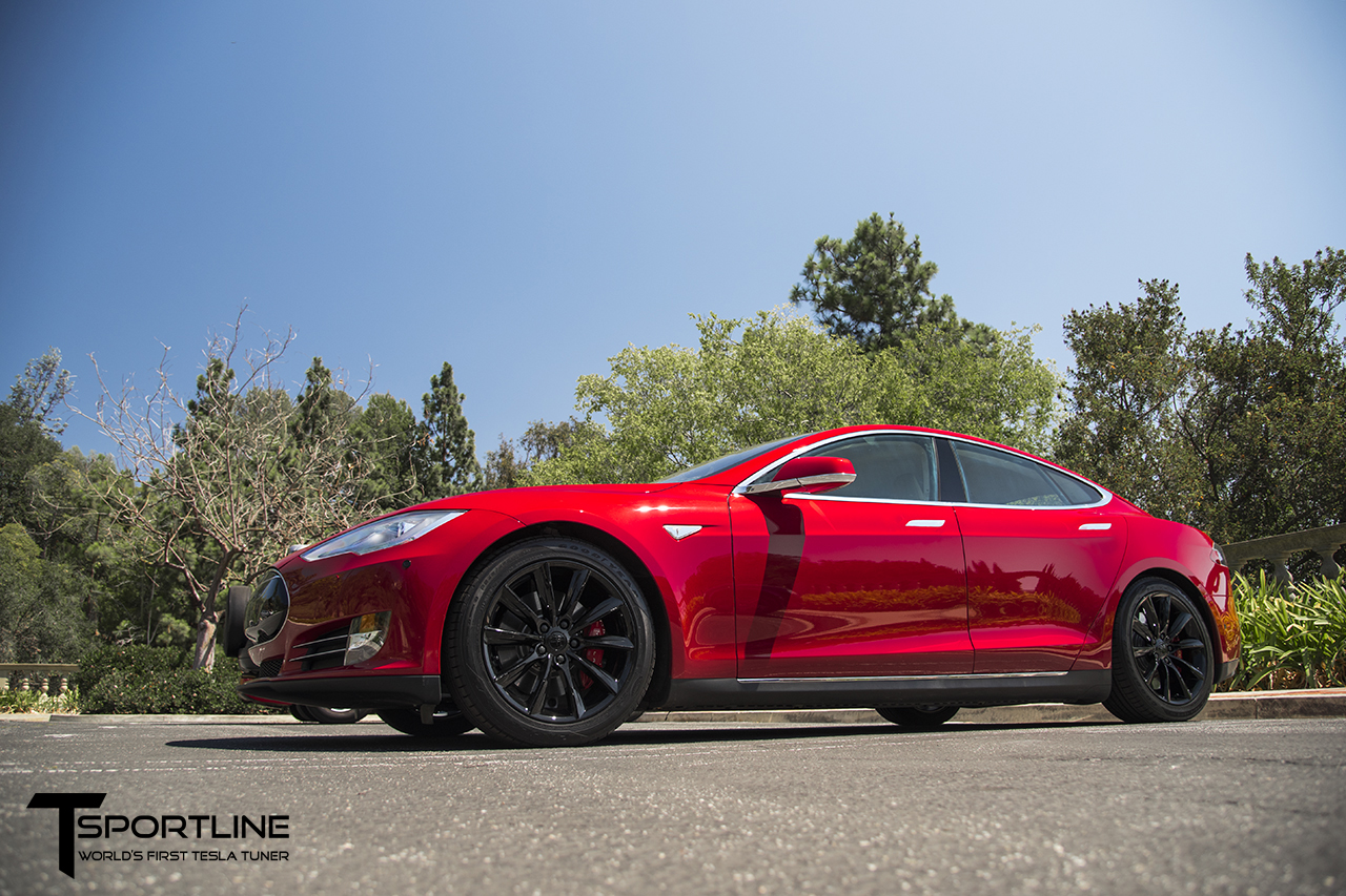 Red-Tesla-Model-S-P85-on-Gloss-Black-TST-Wheels-7.jpg